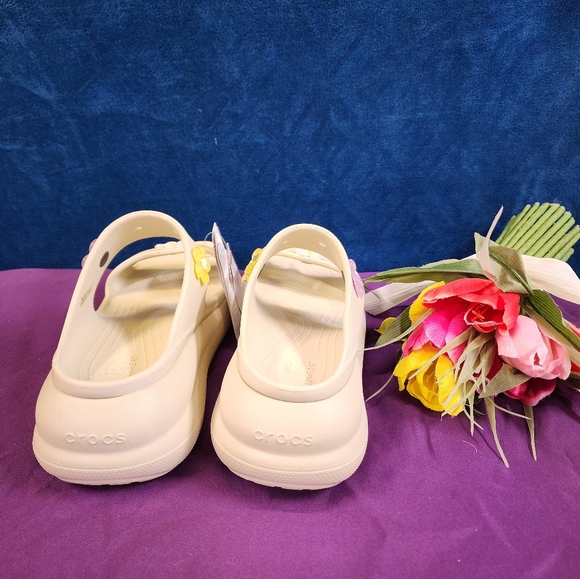 🔹️FINAL SALE 🔹️Crocs crush sandals - Picture 3 of 5